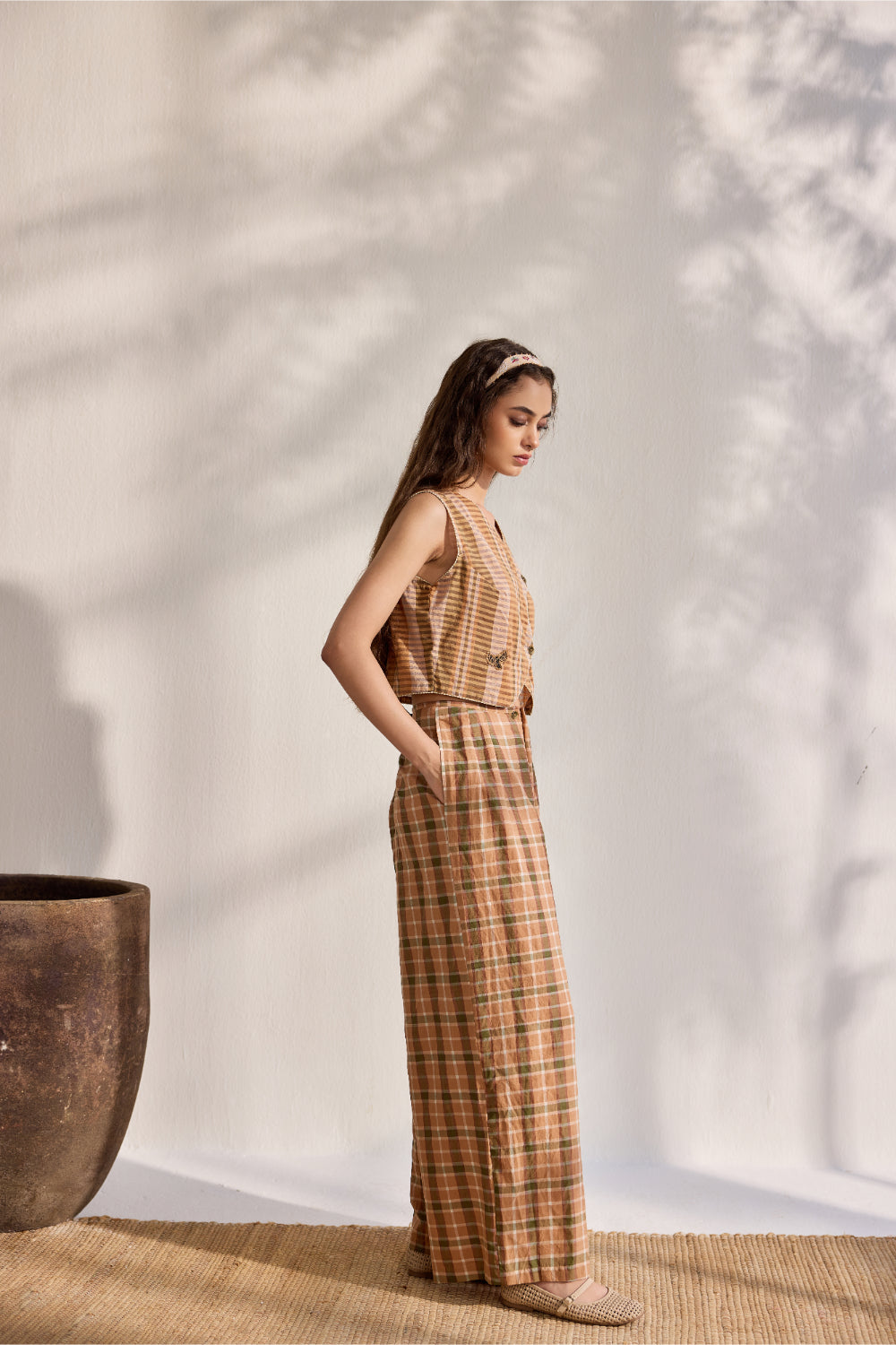 Beige woven checks pleated pants